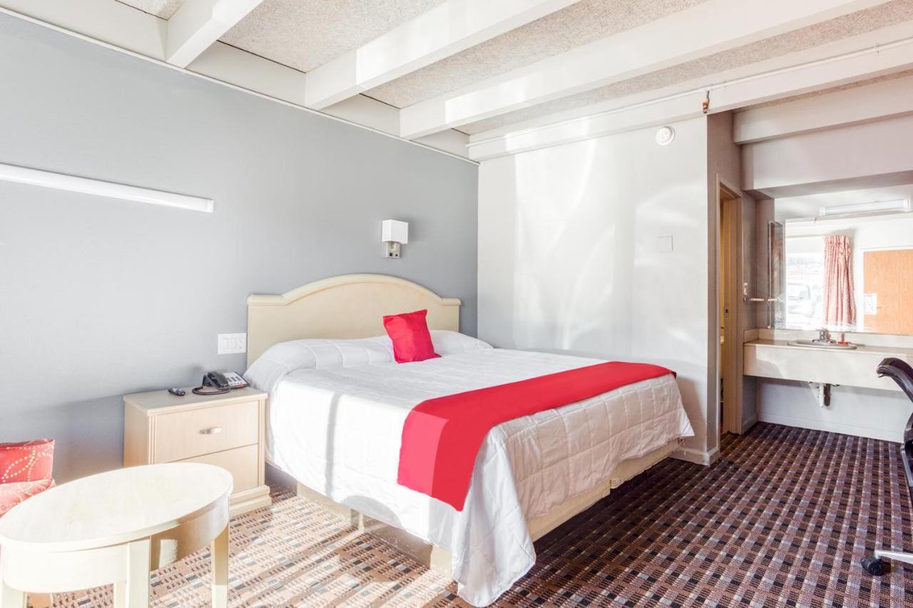 Oxford Inn, Lincoln Blvd Оклахома-Сити Экстерьер фото