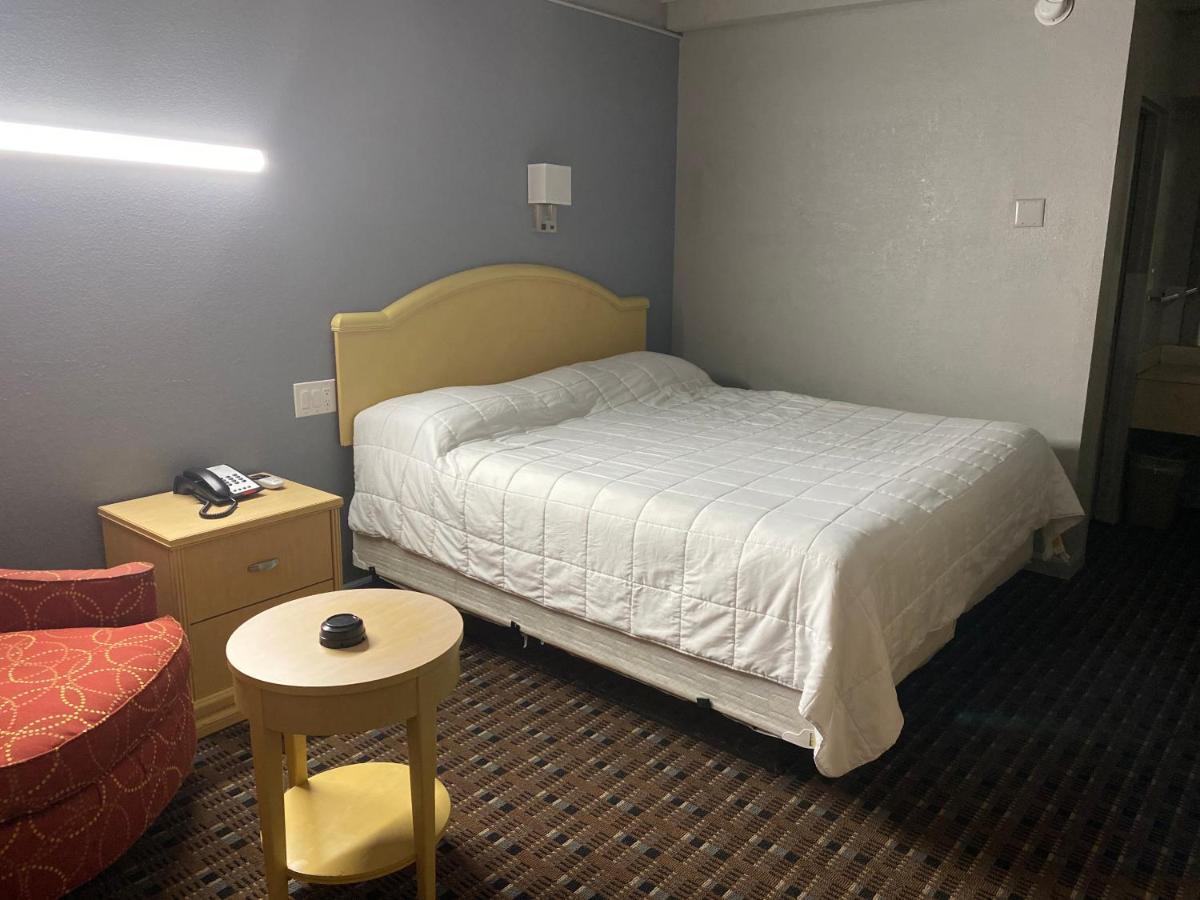 Oxford Inn, Lincoln Blvd Оклахома-Сити Экстерьер фото